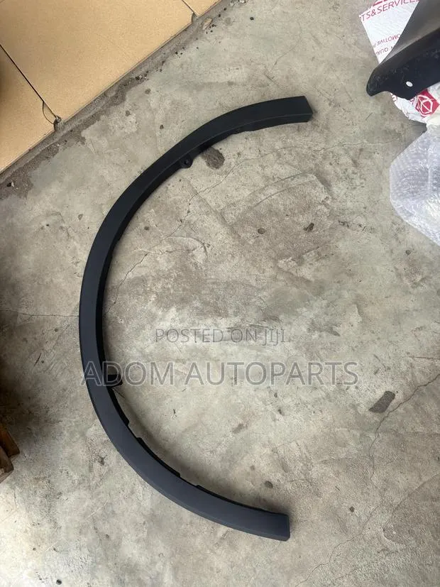 Toyota CHR Fender Moulding 2018 2019 2020 2021 2022 · Photo 1