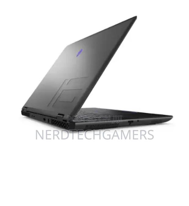 New Laptop Alienware M17x R2 32GB Intel Core Ultra 9 SSD 1T · Photo 4