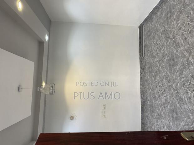 Executive Single Self Contained · Photo 2