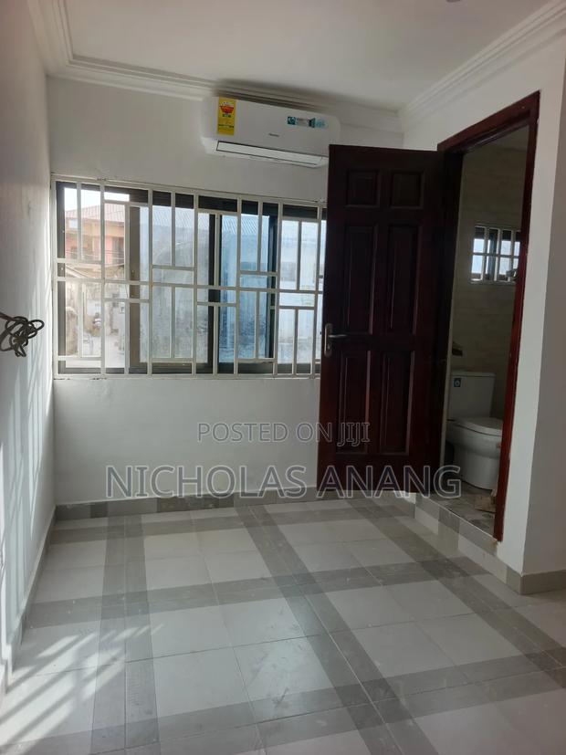1bdrm Apartment in Dorns Properties, New Town for rent · Photo 2