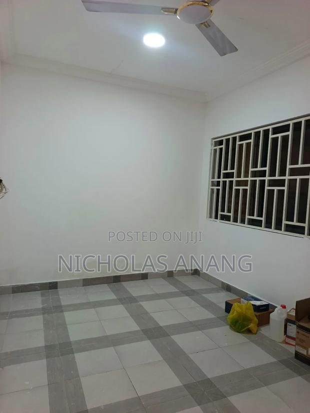 1bdrm Apartment in Dorns Properties, New Town for rent · Photo 4