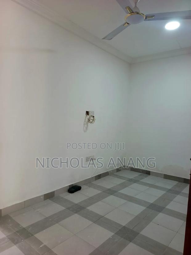 1bdrm Apartment in Dorns Properties, New Town for rent · Photo 5