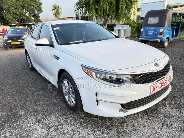 Kia Optima EX 2018 White · Photo 3