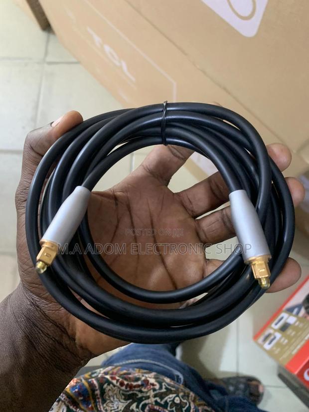 Optical Fiber Cable for Audio Devices · Photo 2