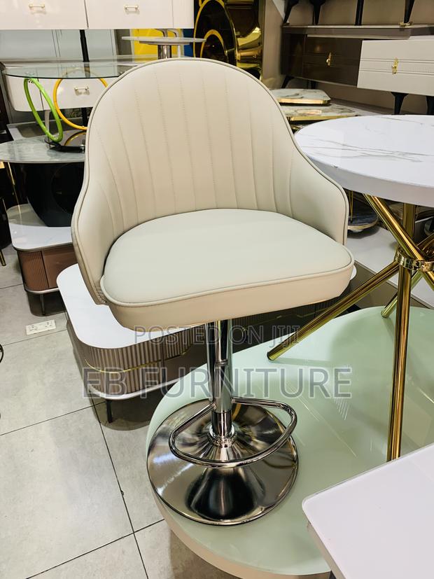 Counter Chair · Photo 1