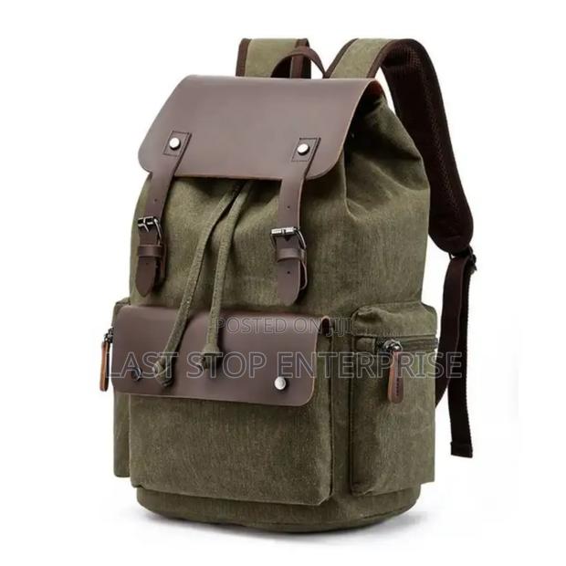 Canvass Backpack · Photo 1
