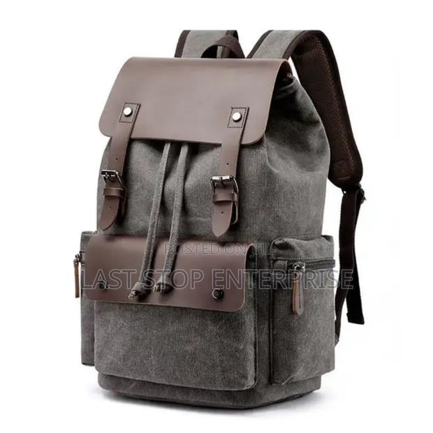 Canvass Backpack · Photo 2