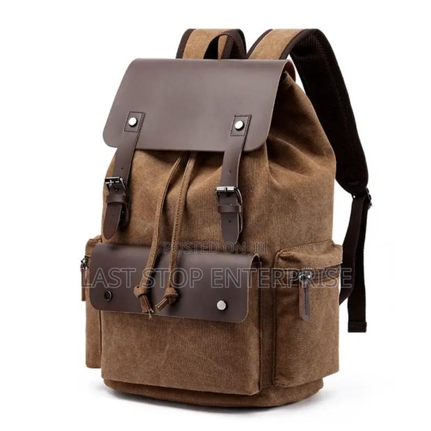 Canvass Backpack · Photo 3