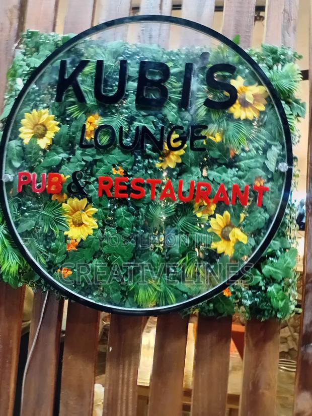 Green Lounge Signage · Photo 1