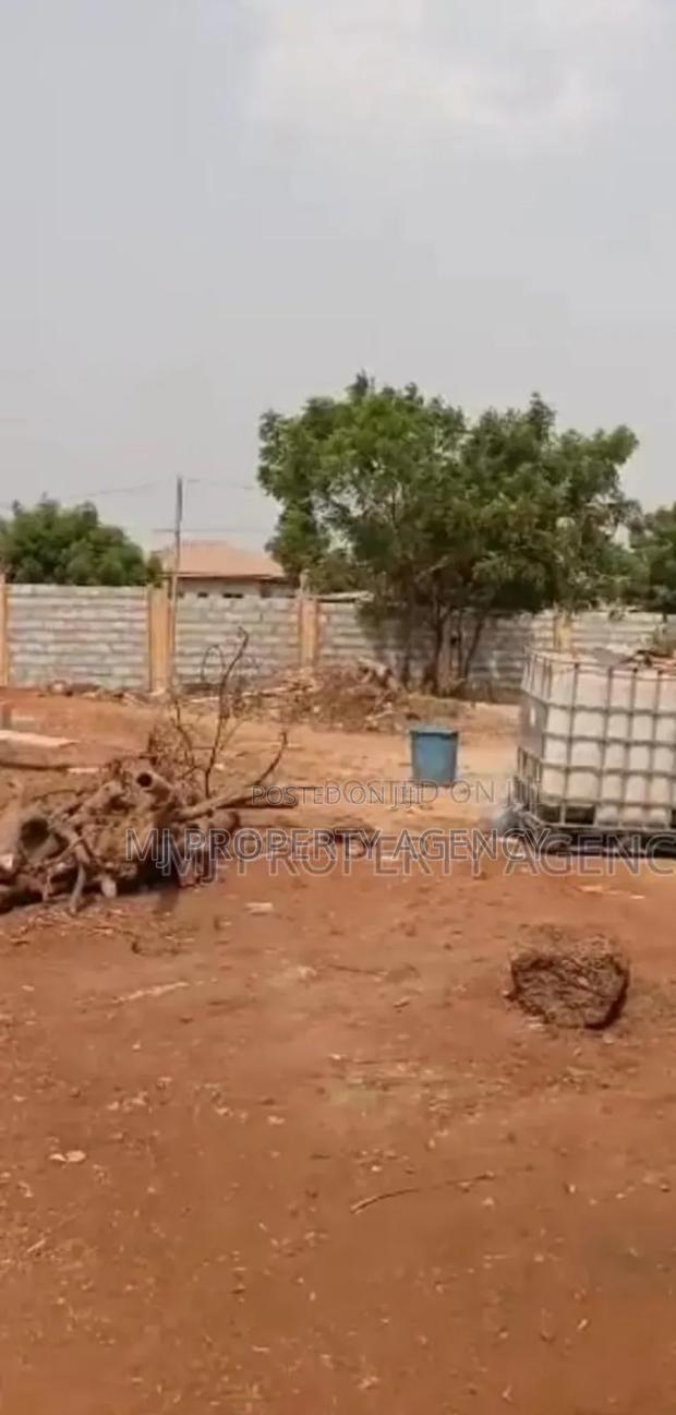 1 Plot At Community 25 Dps School · Photo 4