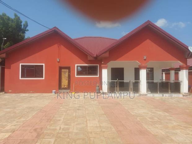 5bdrm House in Owusu Ansah for sale · Photo 2