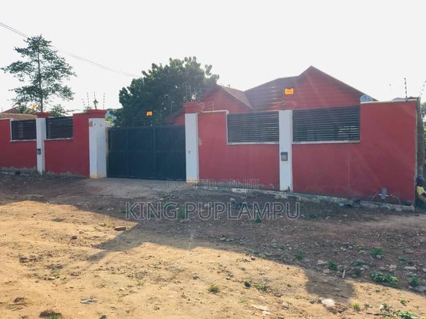 5bdrm House in Owusu Ansah for sale · Photo 1
