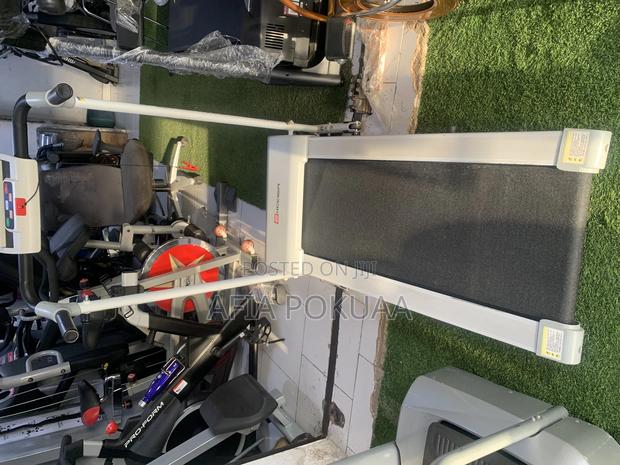 Treadmill 110kg · Photo 2