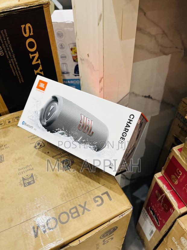Powerful and Durable JBL Charge 5 Portable Speaker · Photo 1