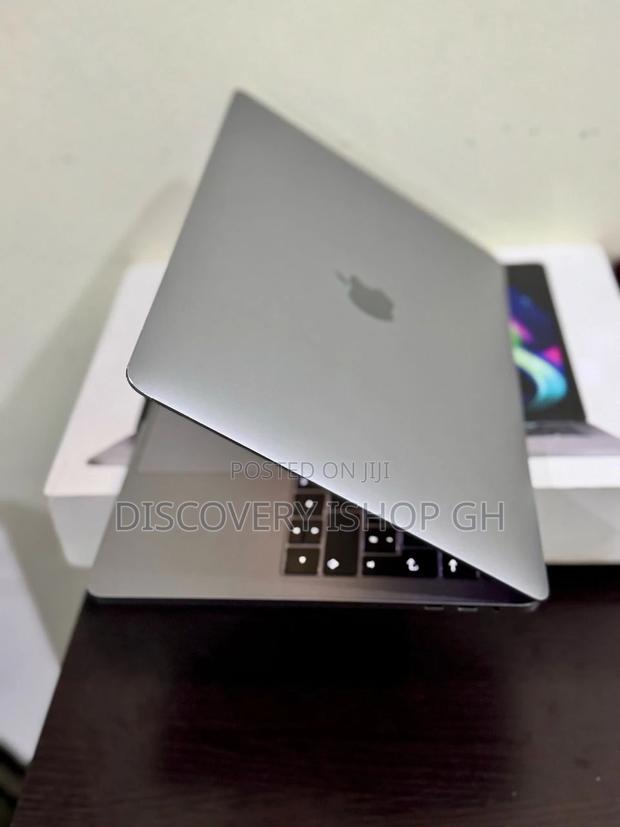 Laptop Apple MacBook Pro 2017 8GB Intel Core i5 SSD 256GB · Photo 1