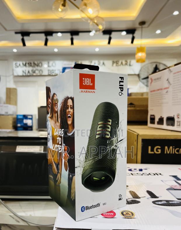 Sealed in Box JBL Flip 6 Portable Speaker(Green). · Photo 1