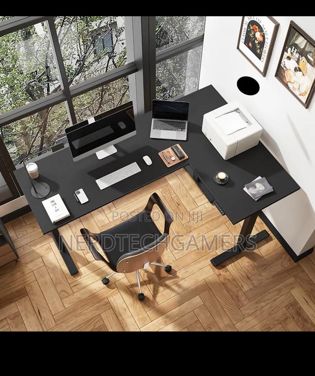 Flexispot L-shaped Standing Desk (E2l) · Photo 2