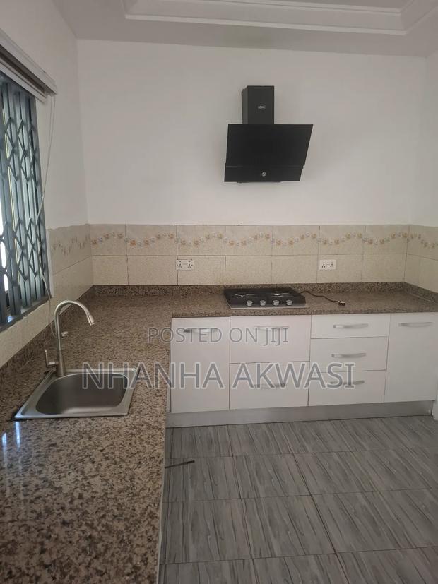 2bdrm Apartment in Community11, Tema Metropolitan for rent · Photo 2