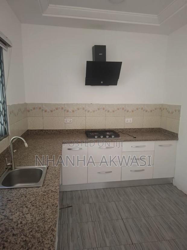 2bdrm Apartment in Community11, Tema Metropolitan for rent · Photo 4