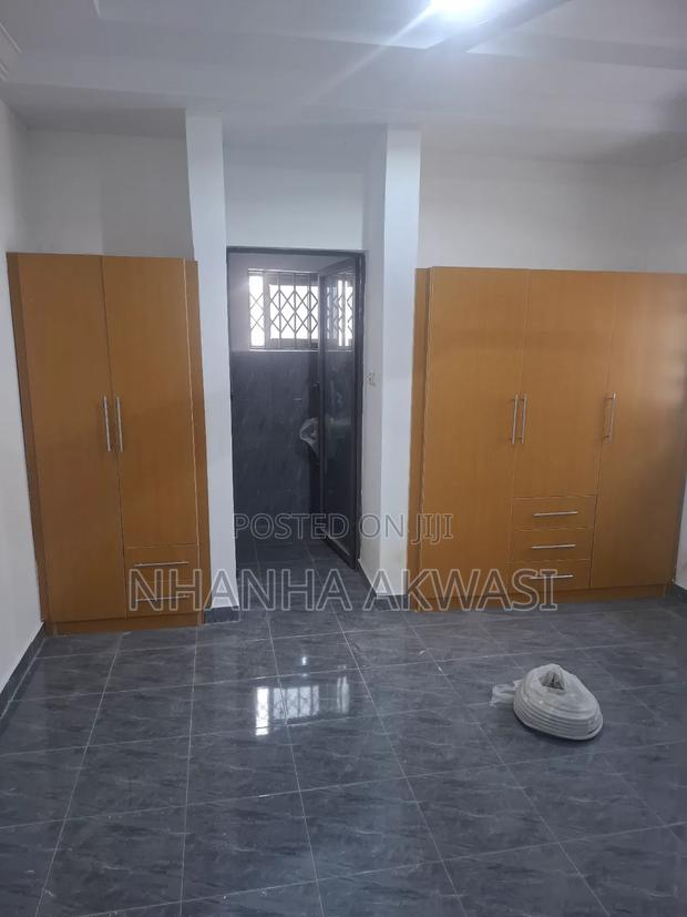 2bdrm Apartment in Community11, Tema Metropolitan for rent · Photo 7