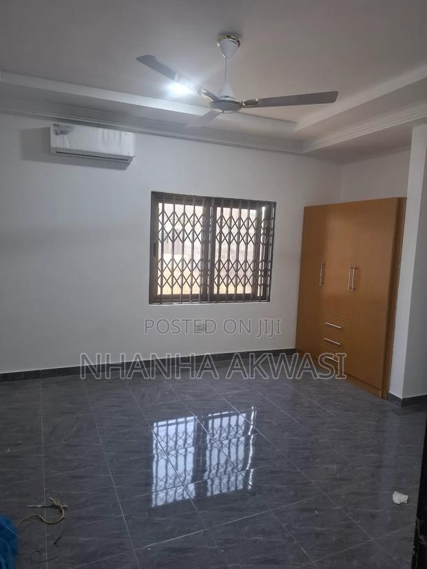 2bdrm Apartment in Community11, Tema Metropolitan for rent · Photo 8