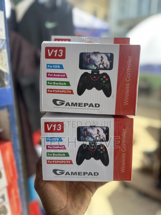 V13 Wireless Gamepad Controller · Photo 3