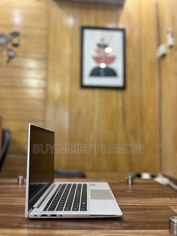 Laptop HP EliteBook 830 G8 16GB Intel Core I5 SSD 512GB · Photo 2