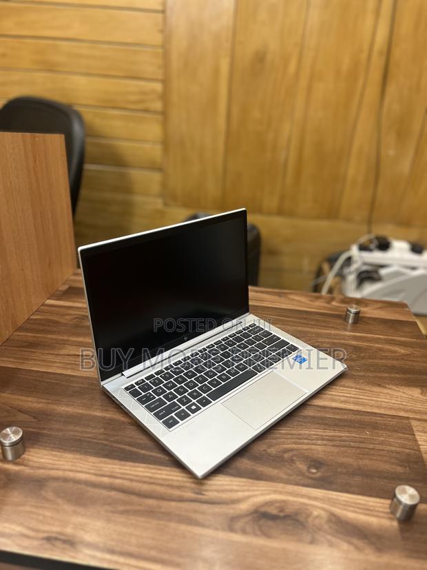 Laptop HP EliteBook 830 G8 16GB Intel Core I5 SSD 512GB · Photo 5