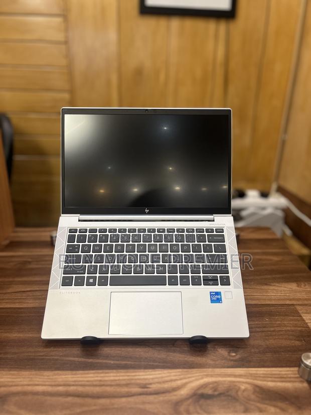 Laptop HP EliteBook 830 G8 16GB Intel Core I5 SSD 512GB · Photo 6