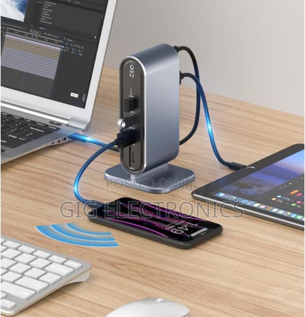 Type C Hub 12in1 Docking Station · Photo 3