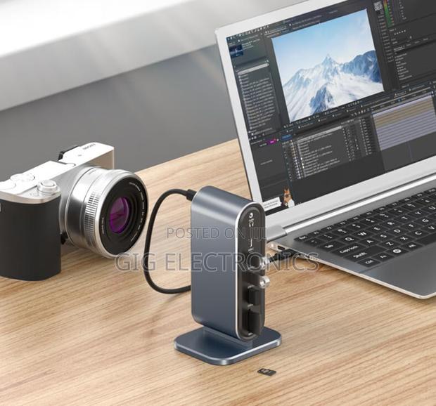 Type C Hub 12in1 Docking Station · Photo 4