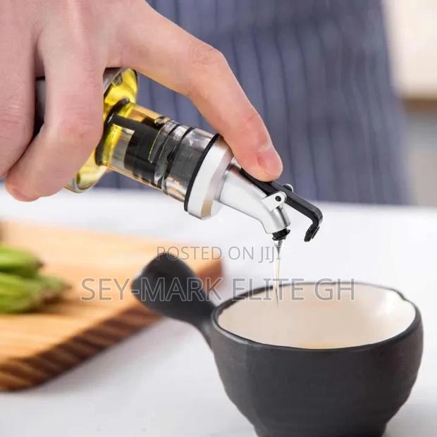 Stainless Glass Oil/ Vinegar Dispenser · Photo 4