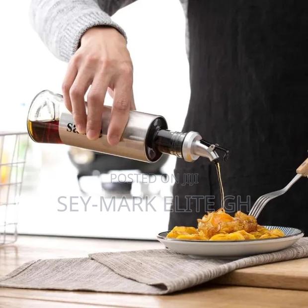 Stainless Glass Oil/ Vinegar Dispenser · Photo 1