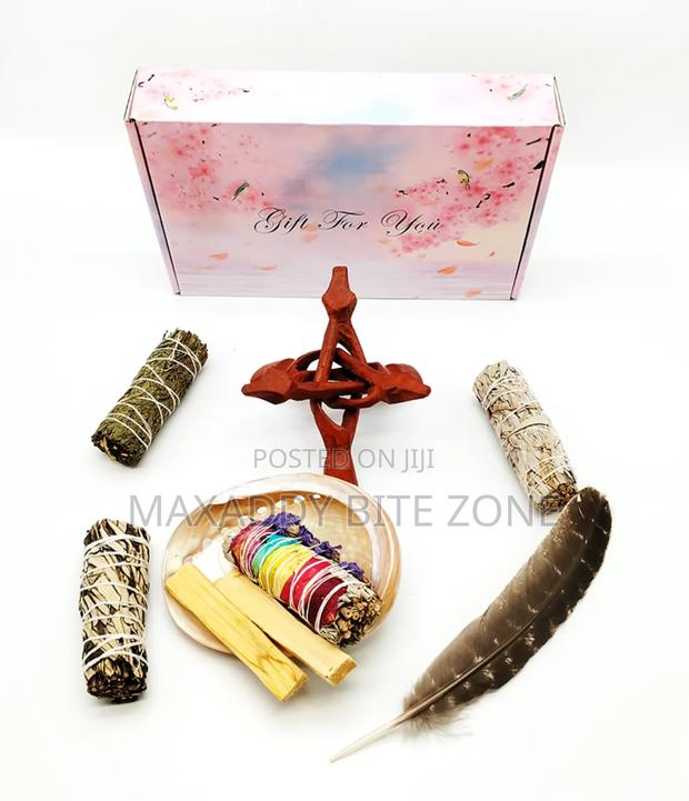 White Sage Kits With Palo Santo, Abalone and Stand · Photo 5