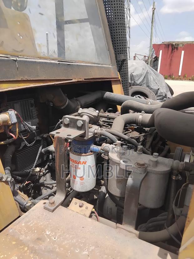 7 Ton Hyundai Forklift With Brand New Engine · Photo 6