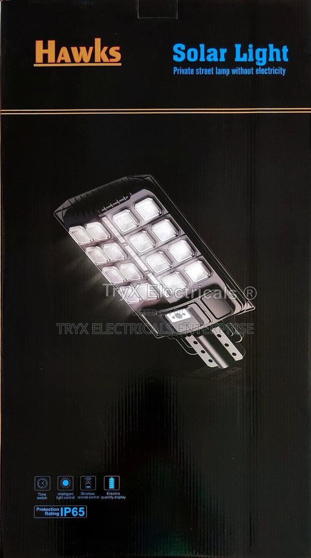 Wide Angle 800w Solar Street Light · Photo 3