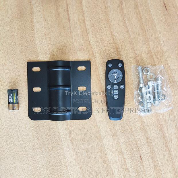 Wide Angle 800w Solar Street Light · Photo 4