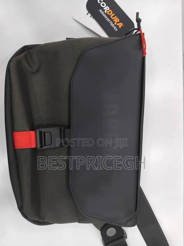 Wiwu Cordura Advance Fabrics Warriors Crossbody Bag · Photo 2