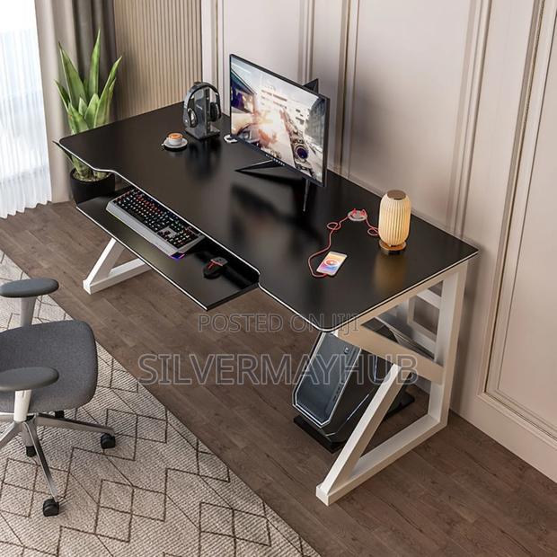 Luxury Gaming | Office | Studio Desk With Bookshelf/Keyboard · Photo 5