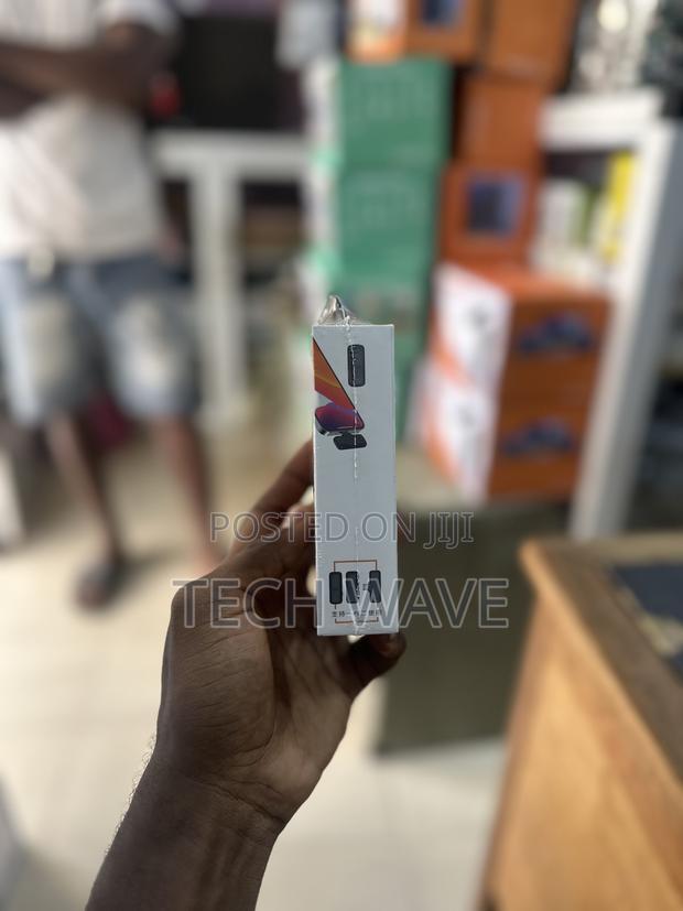 Wireless Microphone 2in1 With Charging Case · Photo 4