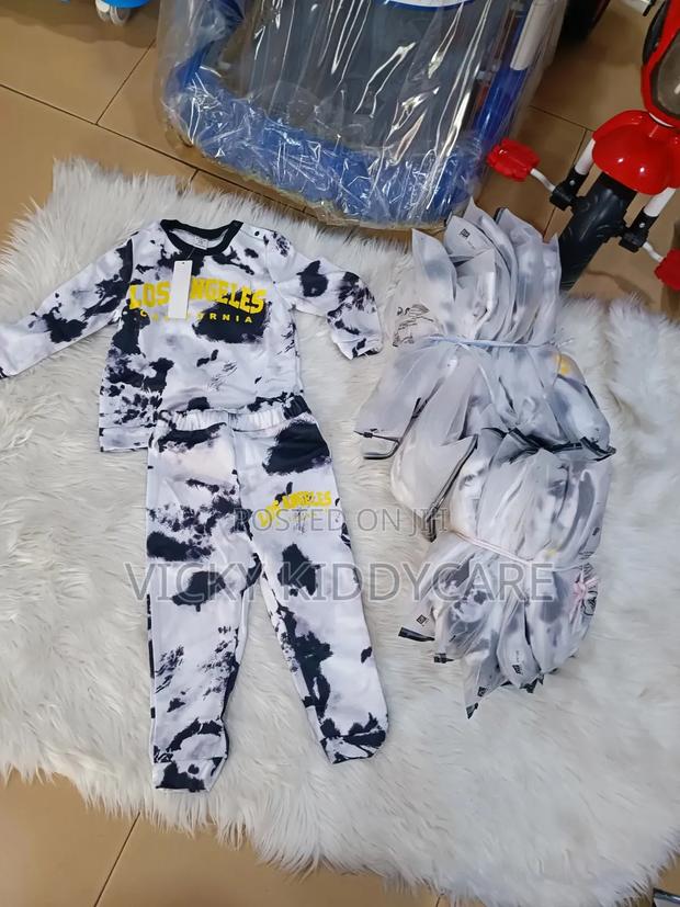 Kids Trouser and Pullover · Photo 2