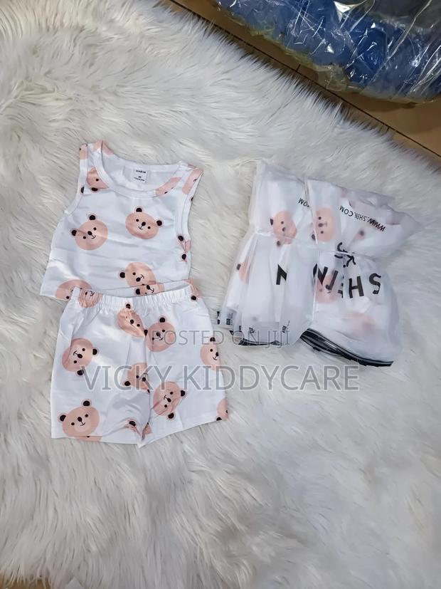 Kids Clothes · Photo 2
