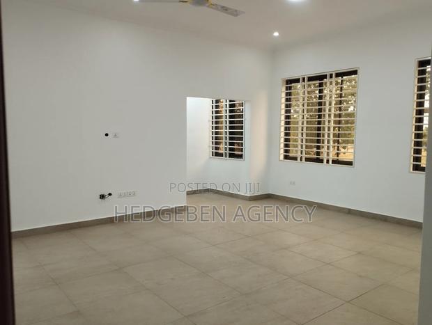 2bdrm Apartment in Adenta for rent · Photo 2