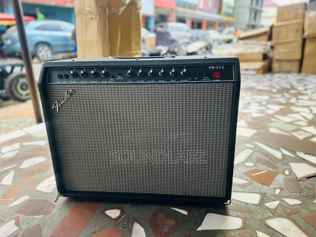 Fender Fd-212 Lead Combo · Photo 3