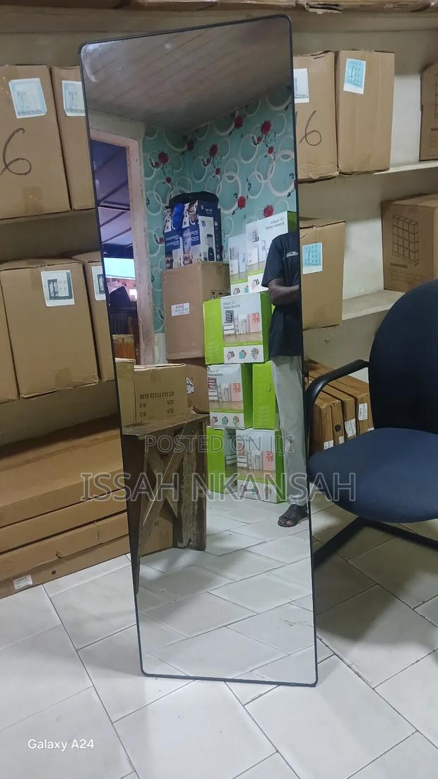 Free Standing Cheval Mirror · Photo 2