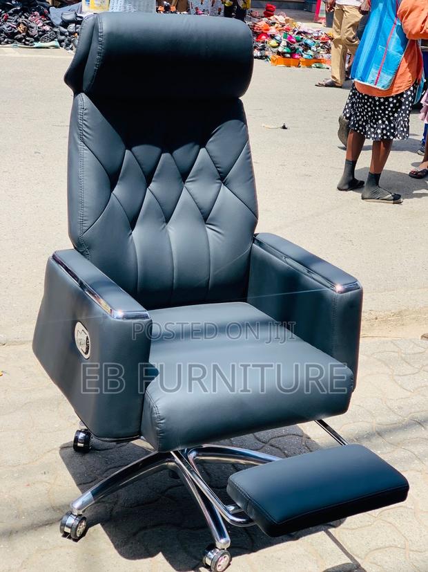 Senior Executives Black Recliner Chair With Headrest · Photo 1