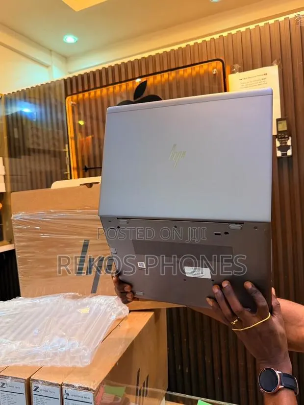 New Laptop HP ZBook 14u G6 8GB Intel Core i5 SSD 256GB · Photo 1