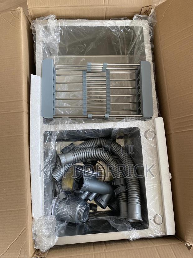 Kitchen Sink (78x43cm) · Photo 5