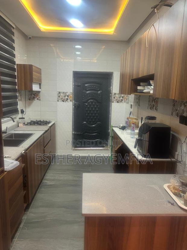 Furnished 5bdrm House in Mountain View, Old Ashomang for sale · Photo 4