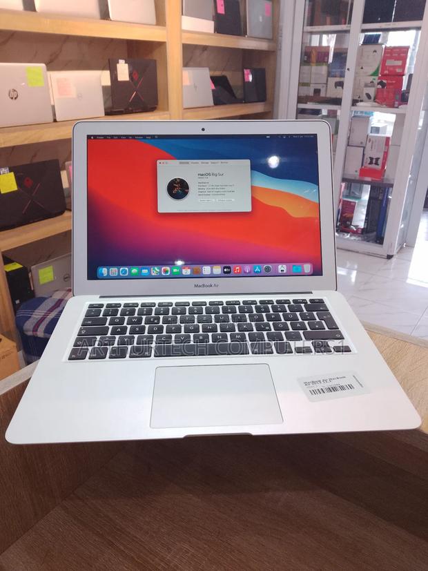 Laptop Apple MacBook Air 2013 8GB Intel Core I7 SSD 128GB · Photo 1